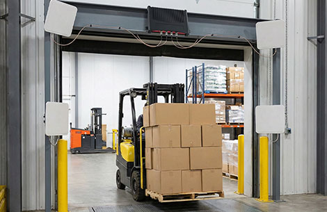 InfoWise GZY-D840 UHF RFID fixed reader at warehouse dock door